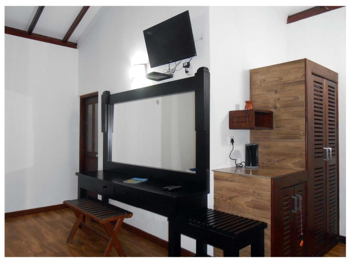 Fort Edge Retreat Unawatuna Bagian luar foto